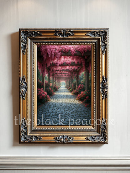 Romantischer Gartenweg unter einer Holzpergola mit rosa Glyzinien, sanftes Licht und ruhige, naturverbundene Bildstimmung.