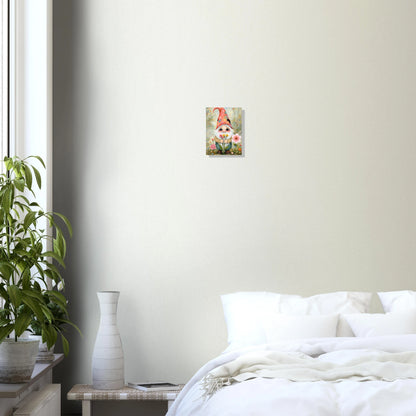 Liebevoll illustrierter Wichtel mit Blumenstrauß in sanften Farben, märchenhafte Gartenszene, detailreiches Kunstposter auf Premium Matt Papier
