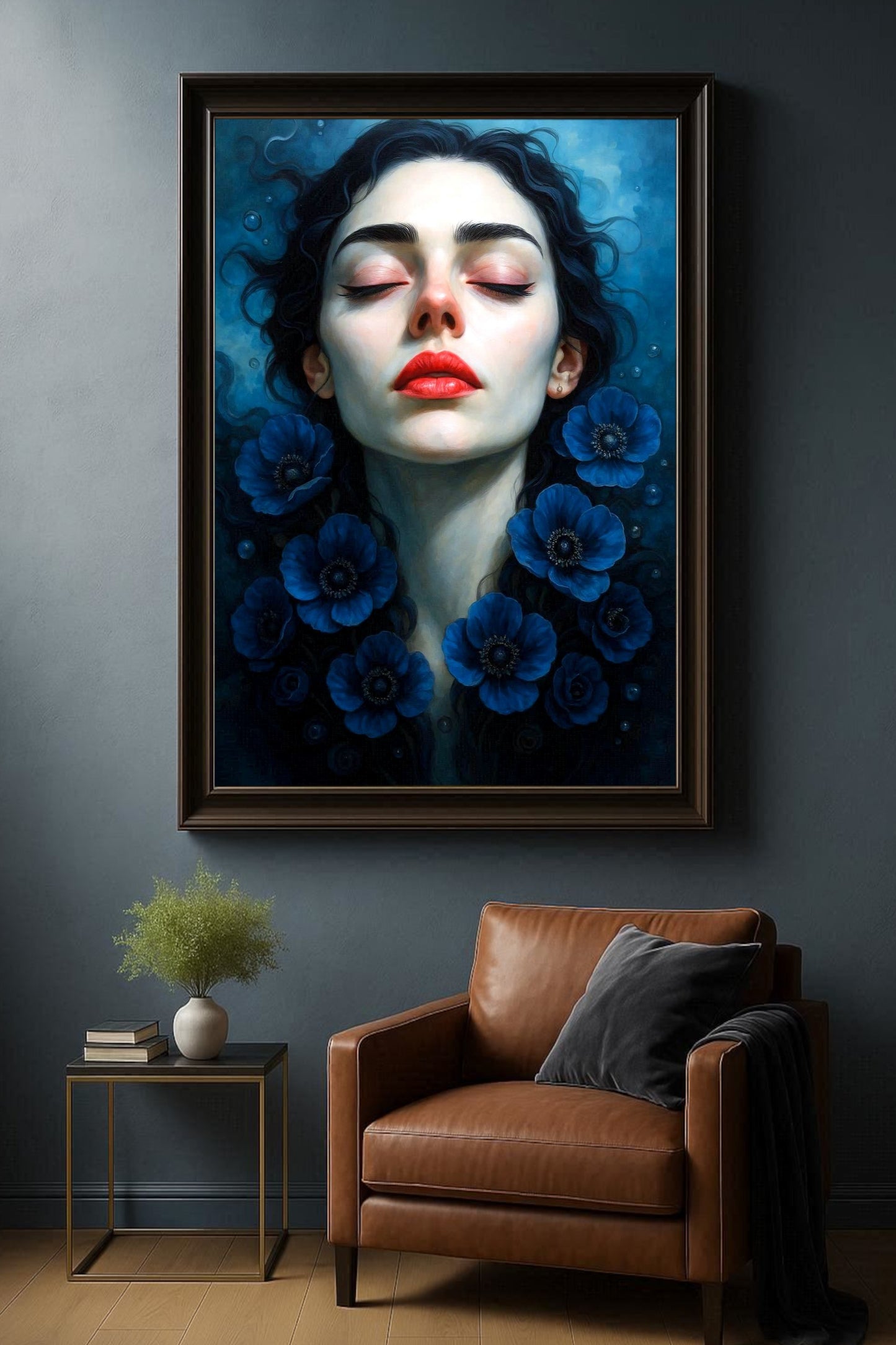 Modernes surreales Frauenportrait mit geschlossenen Augen und blauen Blüten im Wasser als digitales Kunstposter für stilvolle Wandgestaltung