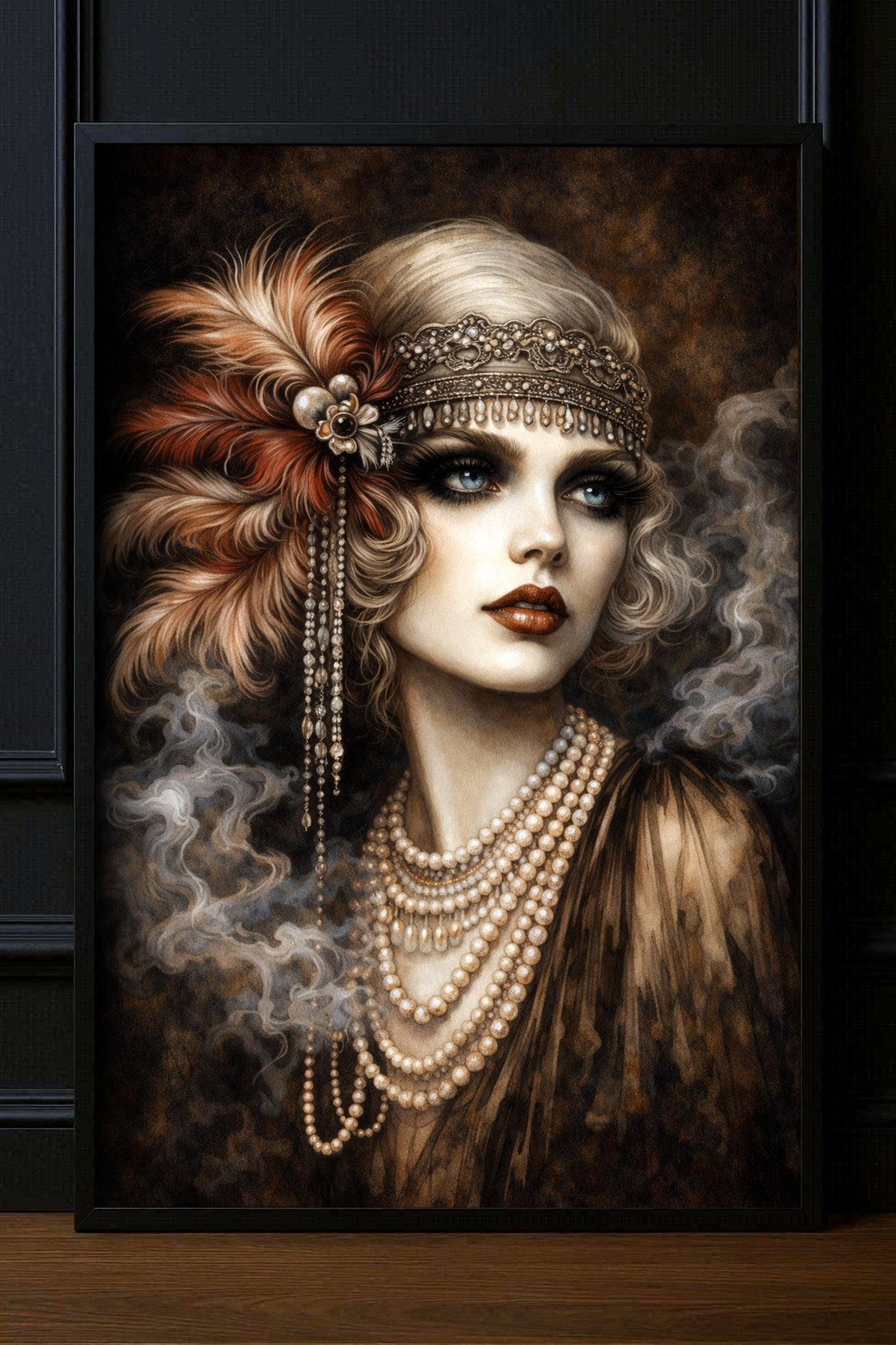 Gedrucktes Art-Deco Poster mit elegantem Frauenporträt im Stil der 1920er Jahre, Perlenkette, Rauch und warmen Sepiatönen auf mattem Papier