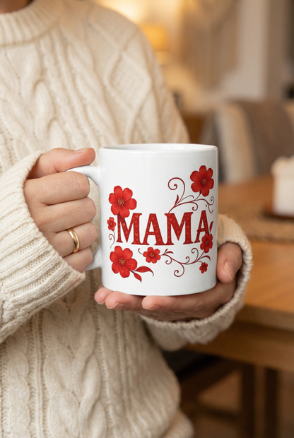 Weiße Keramiktasse mit Schriftzug Mama und rotem Blumenmotiv