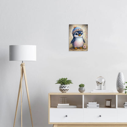 Süßer Baby-Pinguin mit gestrickter Mütze und Blütenband in Pastellfarben, zarte Blumen am Rand, Kinderzimmer-Motiv.