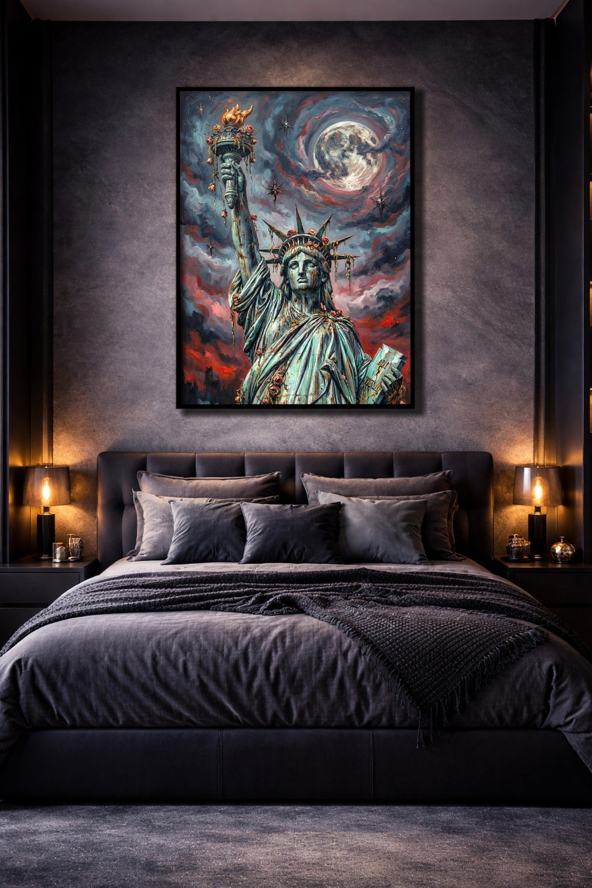 Modernes New York Poster mit Freiheitsstatue vor großem Vollmond, dramatischen Wolken, roten Details und Rosen als mystische Wanddeko im Industrial Stil. Schlafzimmerdeko