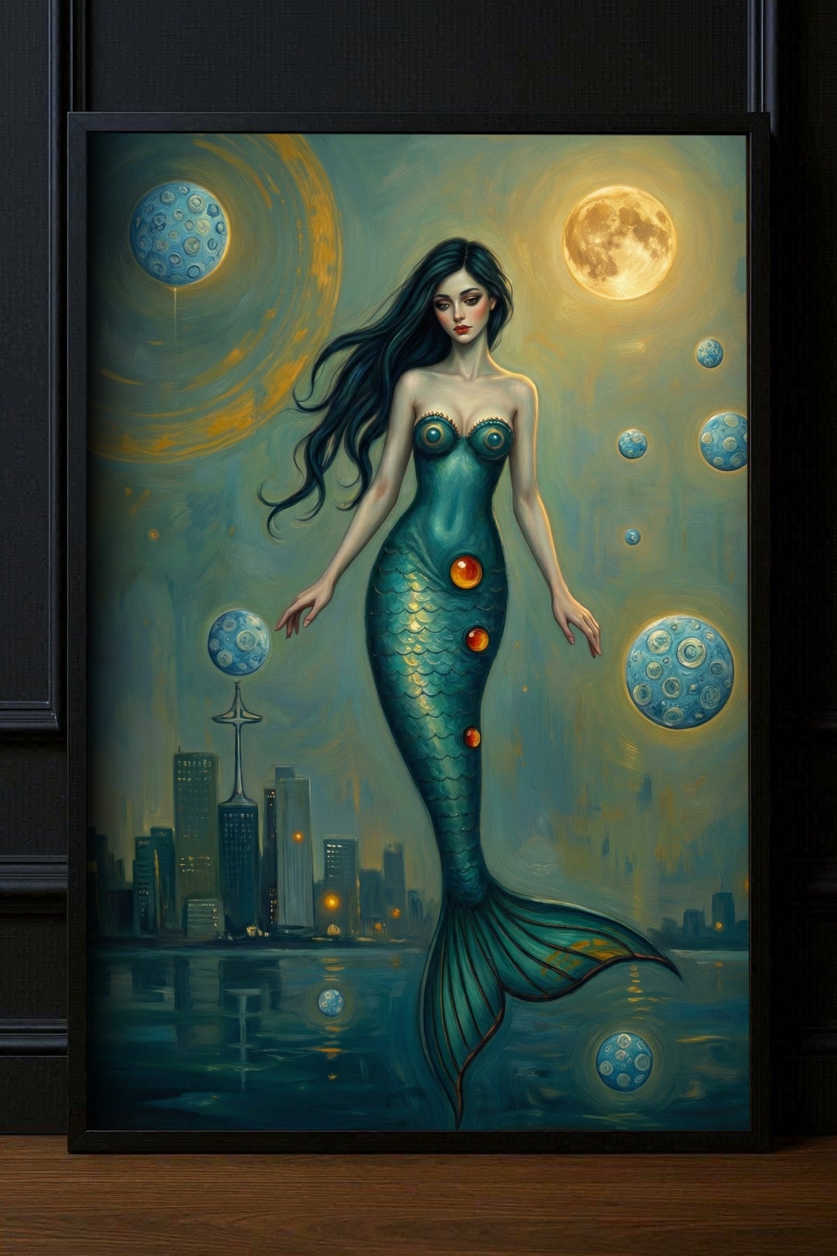 Poster mit Meerjungfrau vor nächtlicher Skyline und Mond in Türkis- und Goldtönen, mystische Fantasy Wanddekoration für moderne Wohnräume