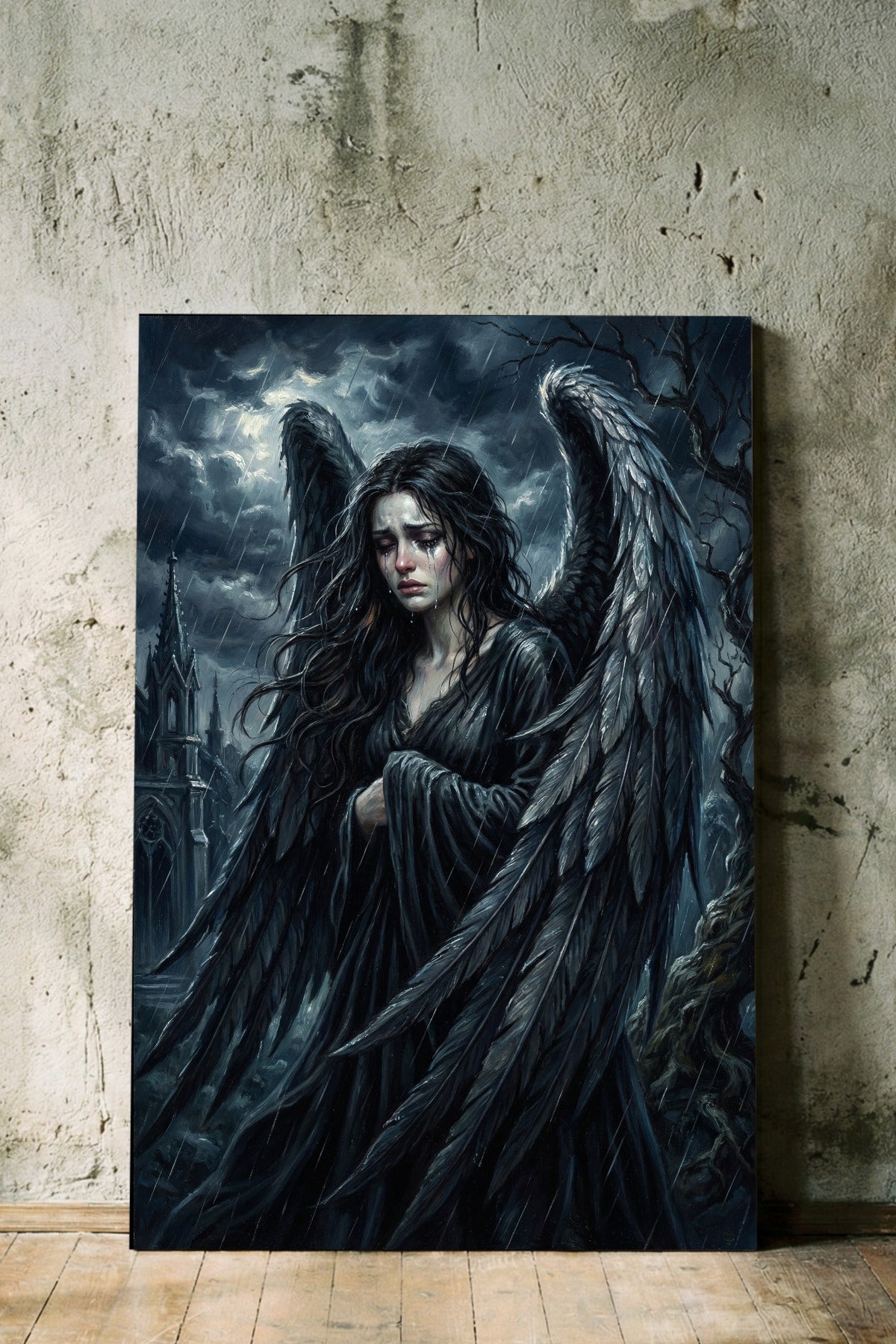 Detailreiche Dark-Fantasy-Illustration eines weinenden Engels mit großen, nassen schwarzen Flügeln, der einsam im Regen vor einer düsteren gotischen Kathedrale steht; atmosphärische Lichtakzente in Nachtblau und Silber.