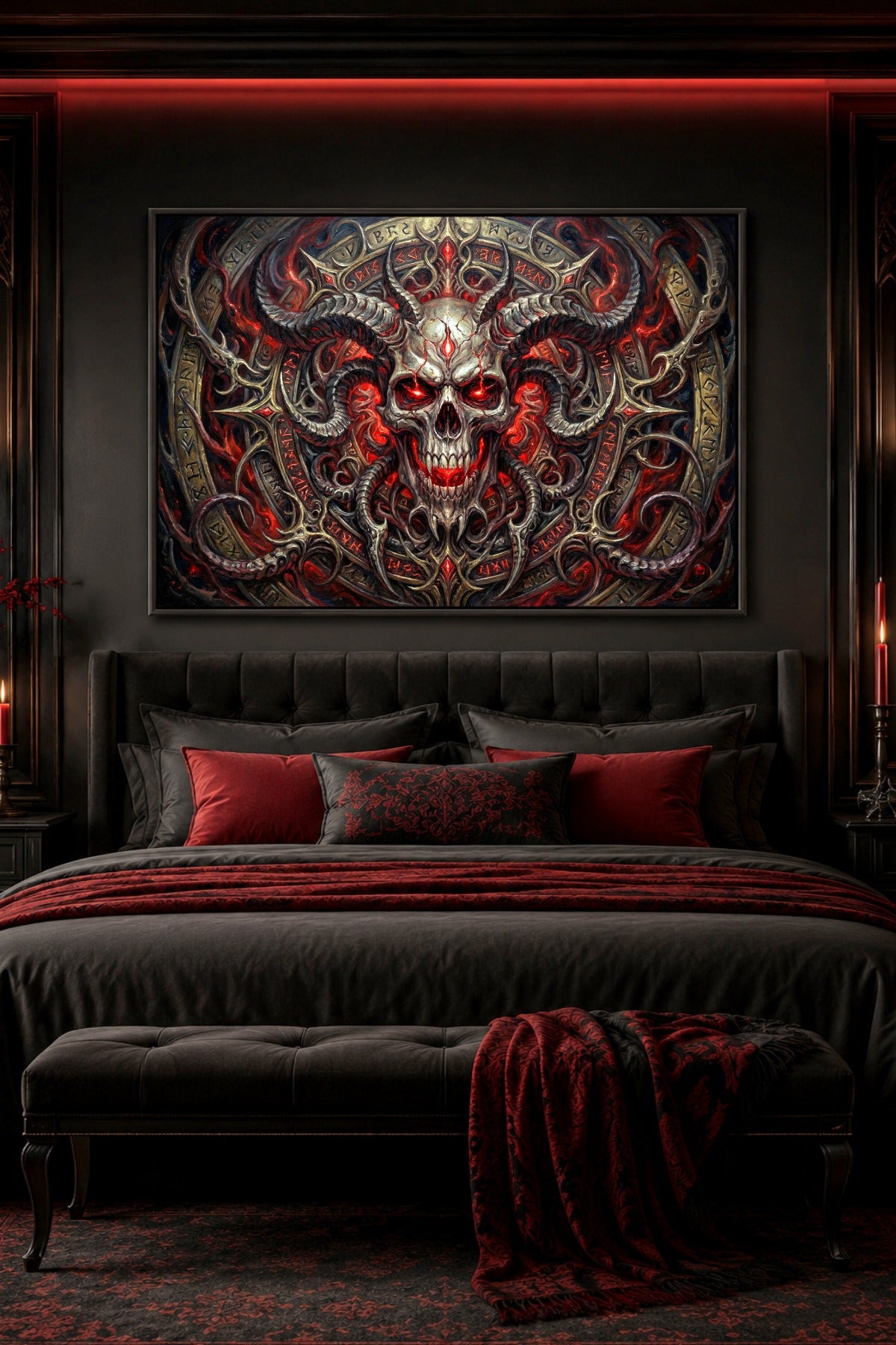 Gedrucktes Querformat-Poster mit gehörntem Totenschädel, roten Leuchteffekten, Runen, dunklen Ornamenten und Gothic-Schlafzimmer-Mockup.
