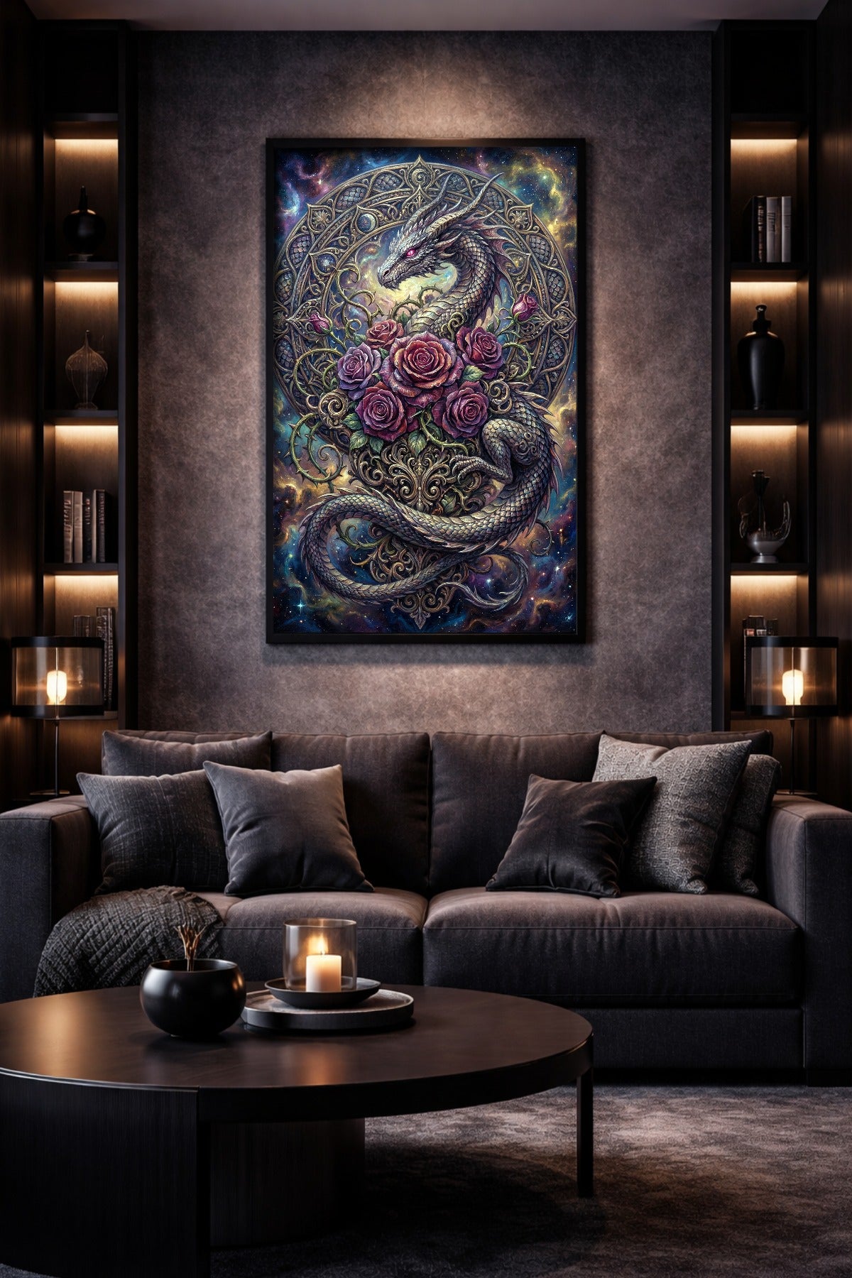 Fantasy-Wandbild mit silbernem Drachen, violetten Rosen, ornamentalem Rahmen und leuchtendem kosmischem Hintergrund für Wohnzimmer oder Schlafzimmer.