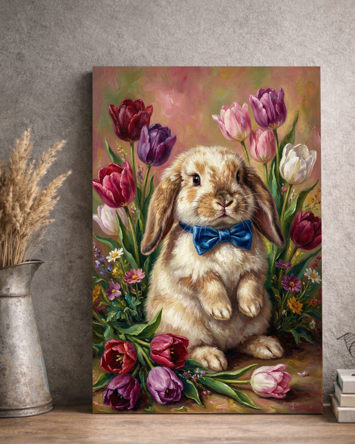 Vintage Poster mit braunem Osterhasen und blauer Schleife zwischen bunten Tulpen im klassischen Ölgemälde-Look als frühlingshafte Wanddekoration.