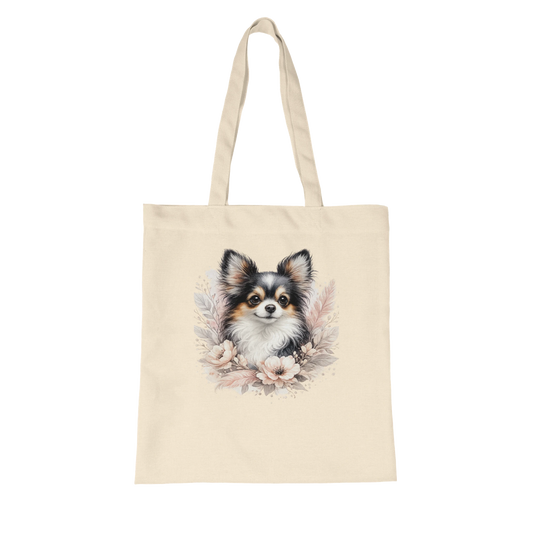 Naturfarbene Stofftasche aus Bio Baumwolle mit liebevoll illustriertem Hundemotiv, getragen als leichte Einkaufstasche für Alltag und Freizeit