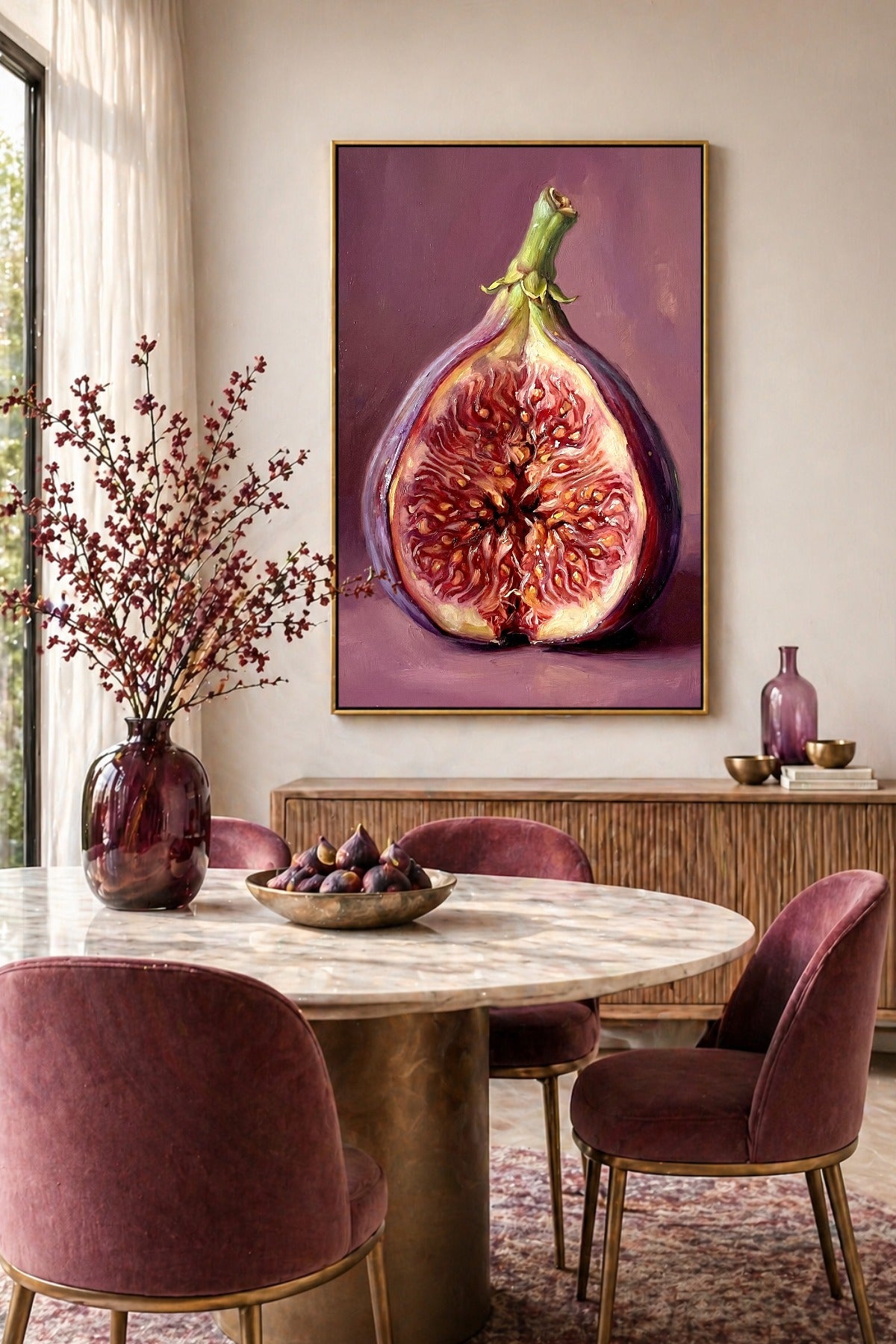 Edles Wandbild mit Feigen-Stillleben, halbierter Frucht und violett-beeriger Farbpalette im Ölgemälde-Stil für Küche und Essbereich.