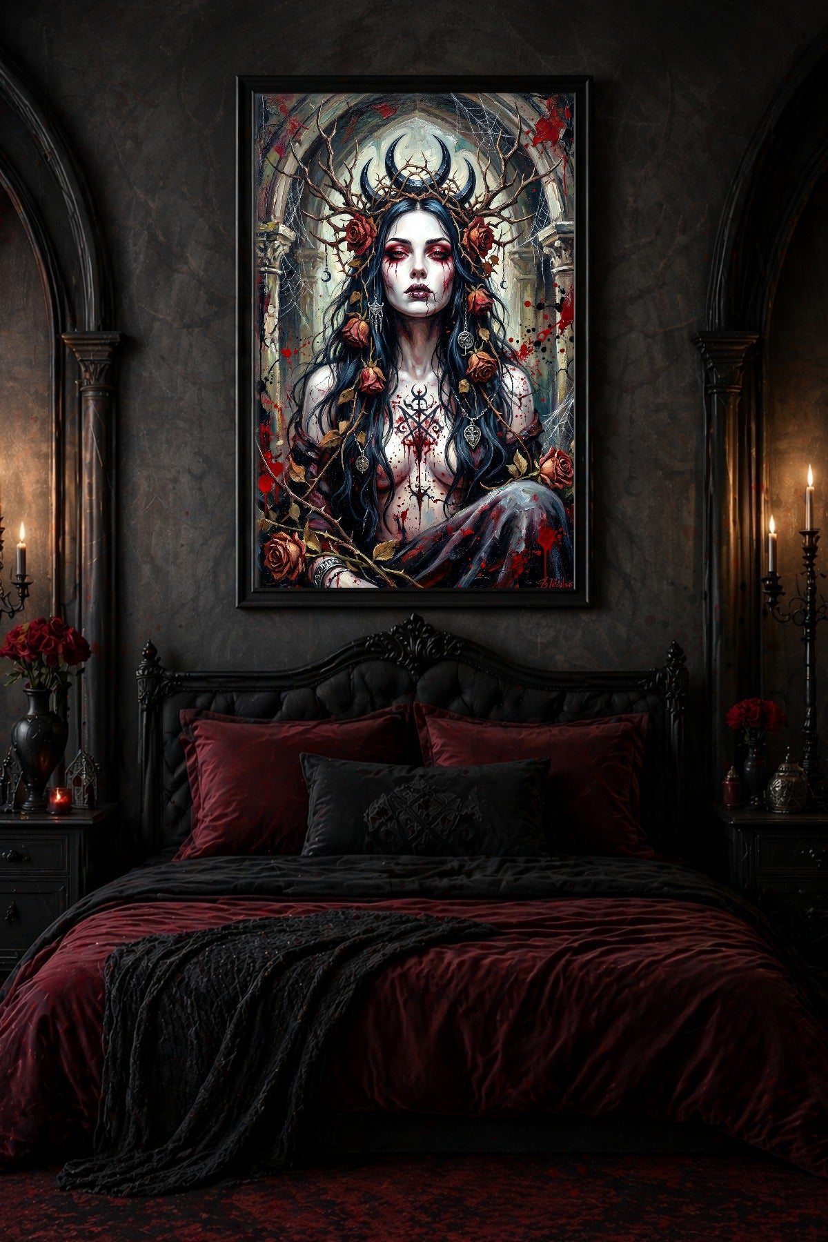 Gothic Poster im Hochformat mit geheimnisvoller Frau, schwarzen Haaren, roten Augen, Geweihkrone und Rosen in dunkler Ruinenlandschaft. Hängt gerahmt als Deko in einem Schlafzimmer