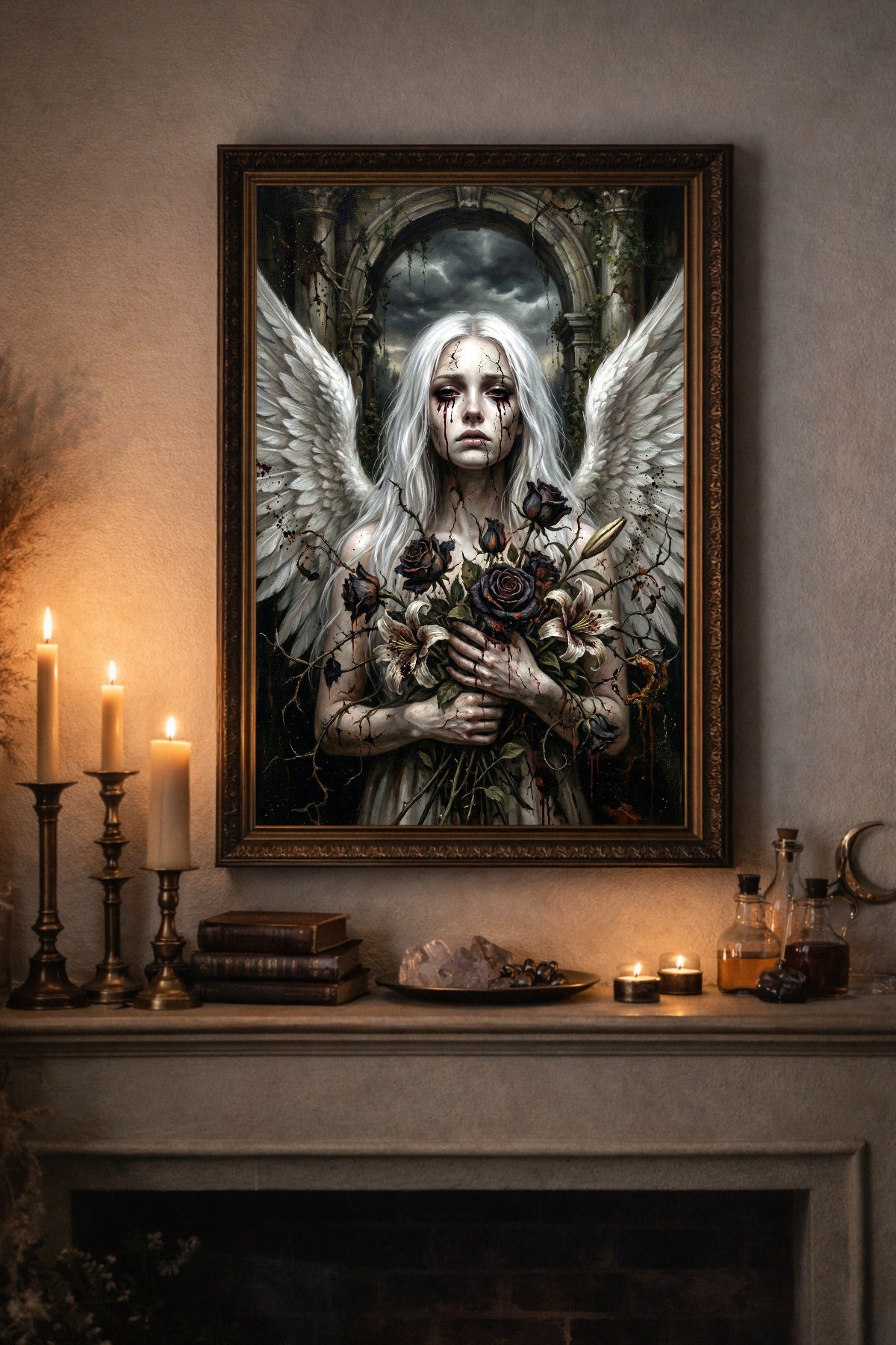 Digitales Wandbild mit Gothic-Engel, weißen Flügeln, blassem Gesicht, schwarzen Rosen und verfallener Ruinenkulisse.