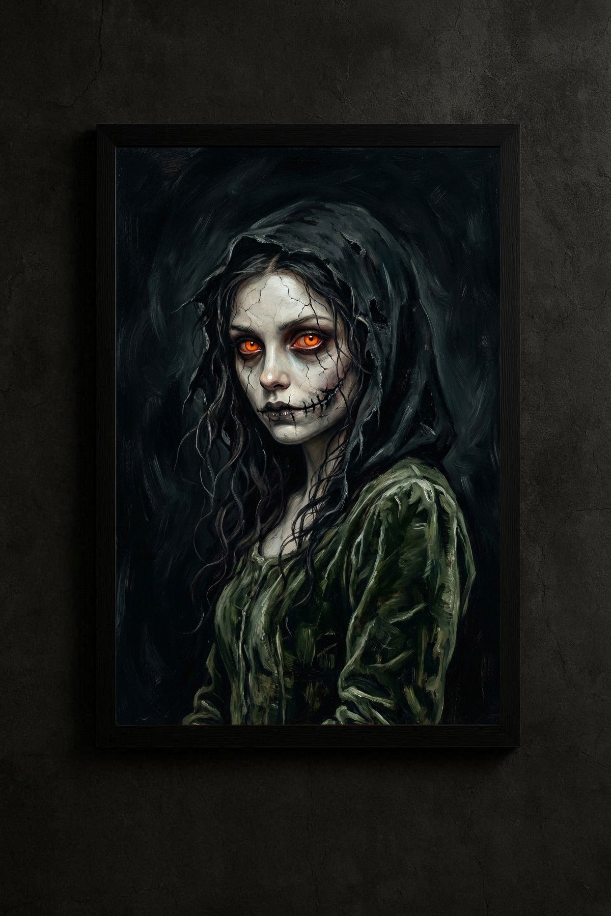 Düsteres Gothic Wandbild einer Frau mit rissiger Haut, schwarzer Kapuze und orange leuchtenden Augen im Dark-Fantasy-Stil.