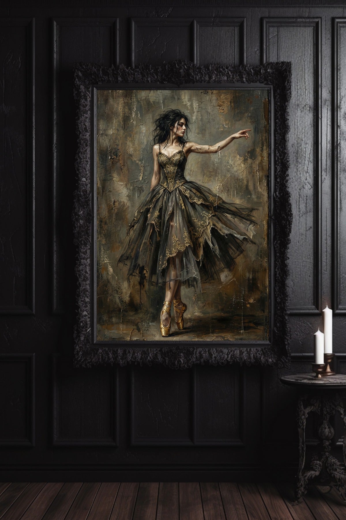 Digitales Grunge Poster mit Ballerina auf Spitze in dunklem Kleid mit goldenen Details vor rauer Wand im Dark-Academy-Stil