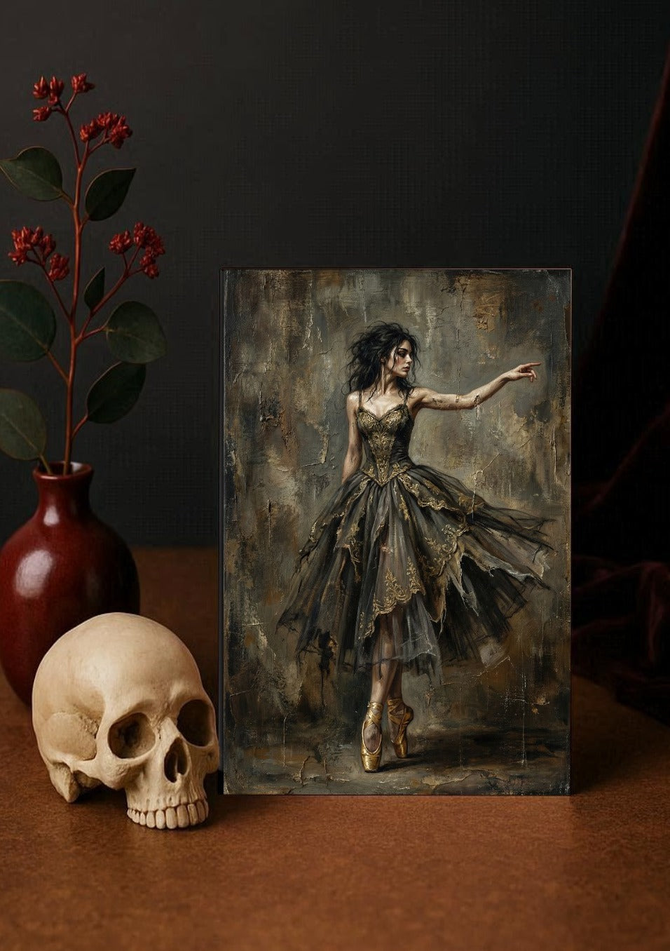 Digitales Grunge Poster mit Ballerina auf Spitze in dunklem Kleid mit goldenen Details vor rauer Wand im Dark-Academy-Stil