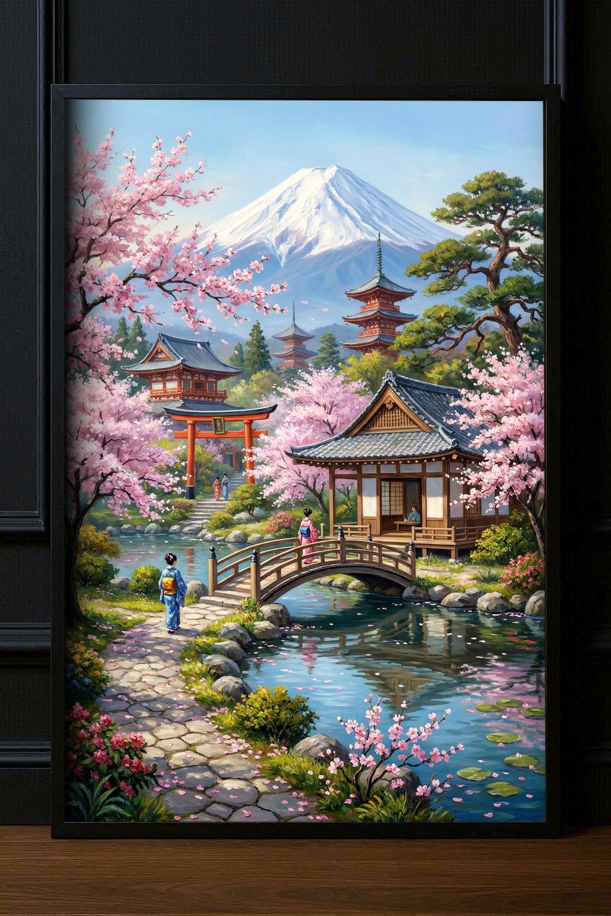 Poster mit Mount Fuji, rosa Kirschblüten, Pagoden, Torii und Holzbrücke in einem japanisch inspirierten Landschaftsmotiv.