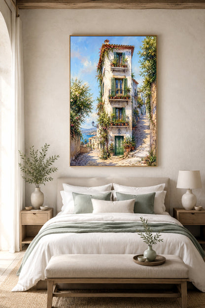 Mediterranes Dorfhaus Poster im Schlafzimmer mit Steingasse, Balkonpflanzen, Meerblick und ruhiger heller Einrichtung