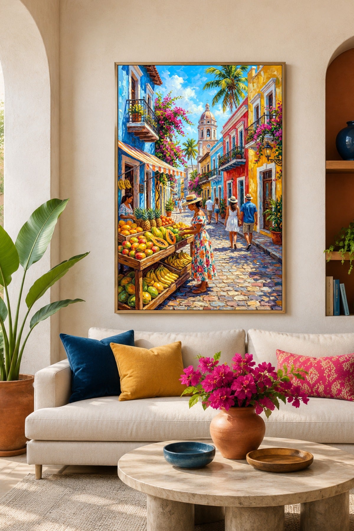 Mexiko Poster im hellen Wohnzimmer über Sofa, mit Marktstand, tropischen Früchten, bunten Häusern, Kirchturm und Bougainvillea