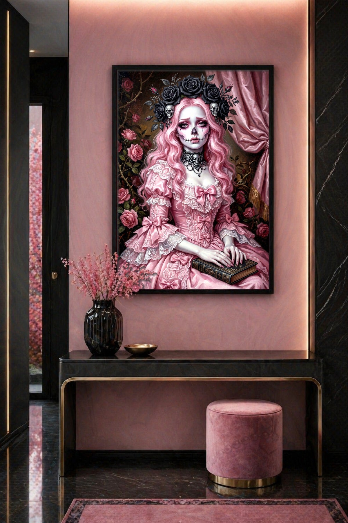 Gothic Digitalprint mit rosa Sugar-Skull-Porträt, schwarzen Rosen, Totenkopf-Details und viktorianischer Kleidung für dunkle Wanddeko.