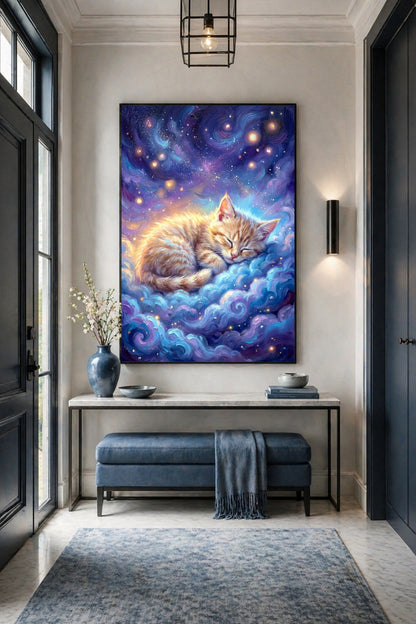 Digitales Poster mit heller Katze auf Wolken, ruhiger Nachtstimmung, violettem Himmel und goldenen Lichtpunkten.