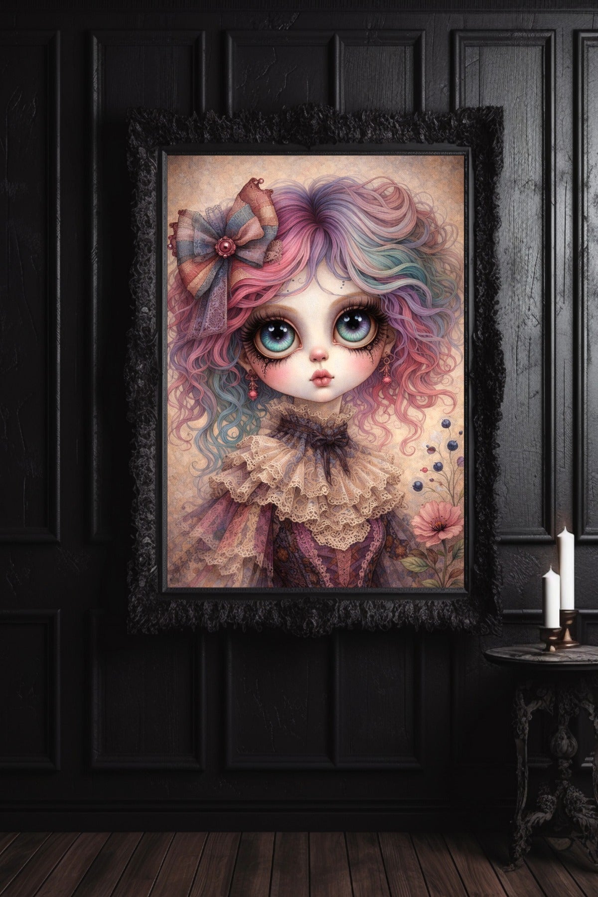 Digitales Whimsigoth Poster mit Gothic Mädchen, großen Augen, pastellfarbenem Haar und viktorianischer Spitze im Dark-Fantasy-Look